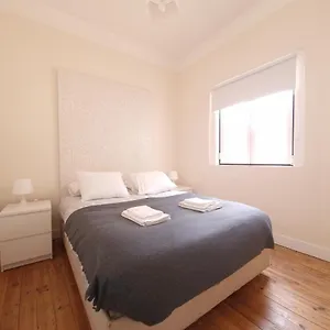 New! Cozy In The Center Apartment